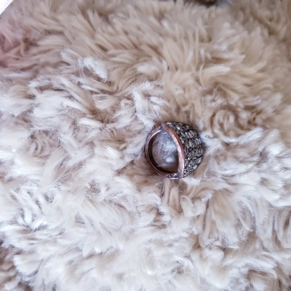 Statement gold ring - Picture 7 of 8